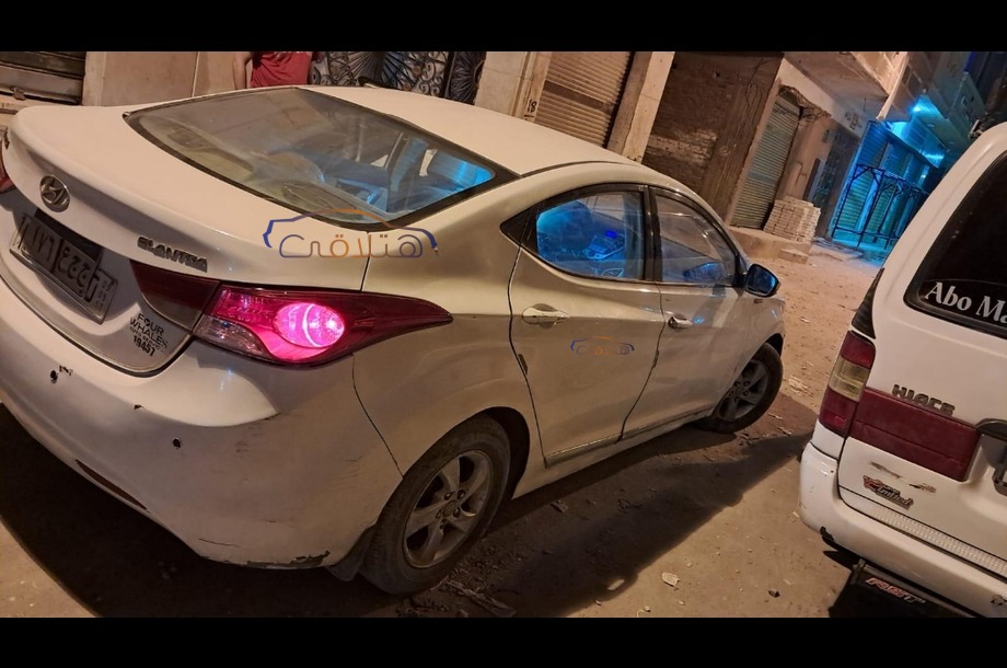 Elantra MD Hyundai أبيض