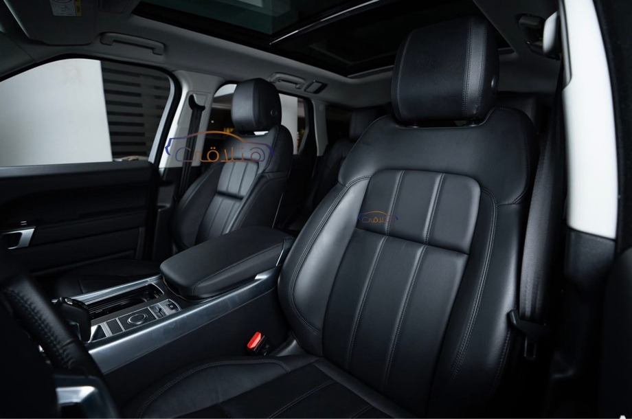 Sport Land Rover أسود