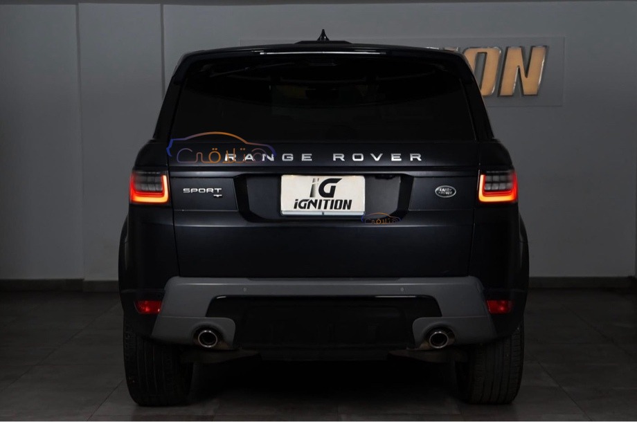 Sport Land Rover أسود