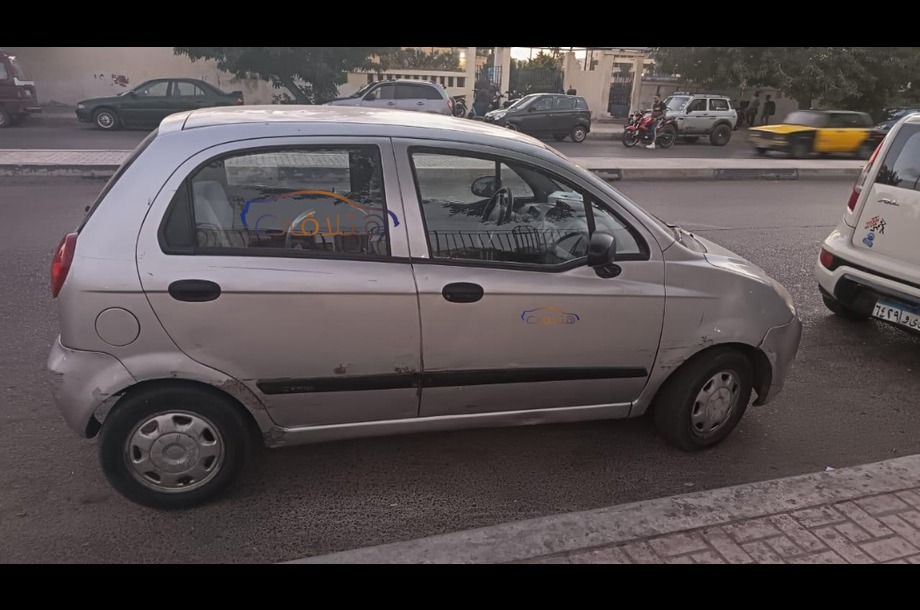 Spark Chevrolet فضي