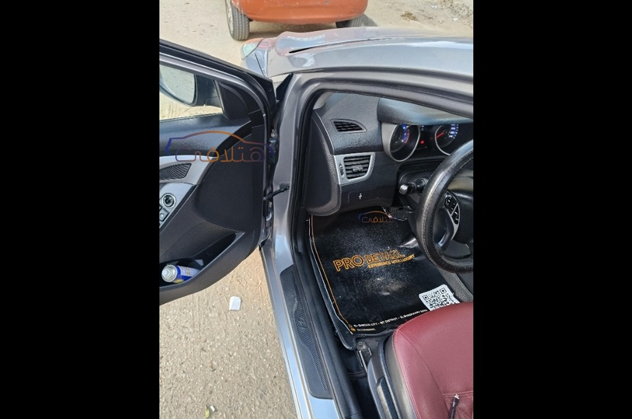 Elantra MD Hyundai Dark grey