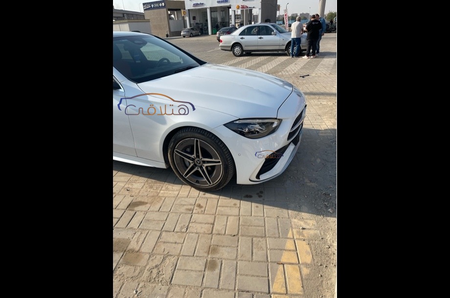 200 Mercedes أبيض