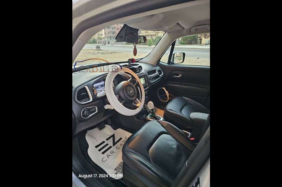 Renegade Jeep فضي