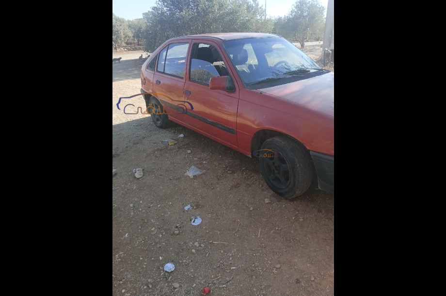Kadett Opel احمر