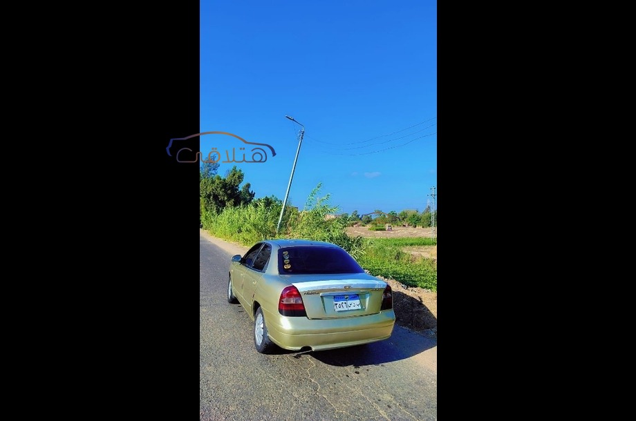 Nubira 2 Daewoo ذهبي
