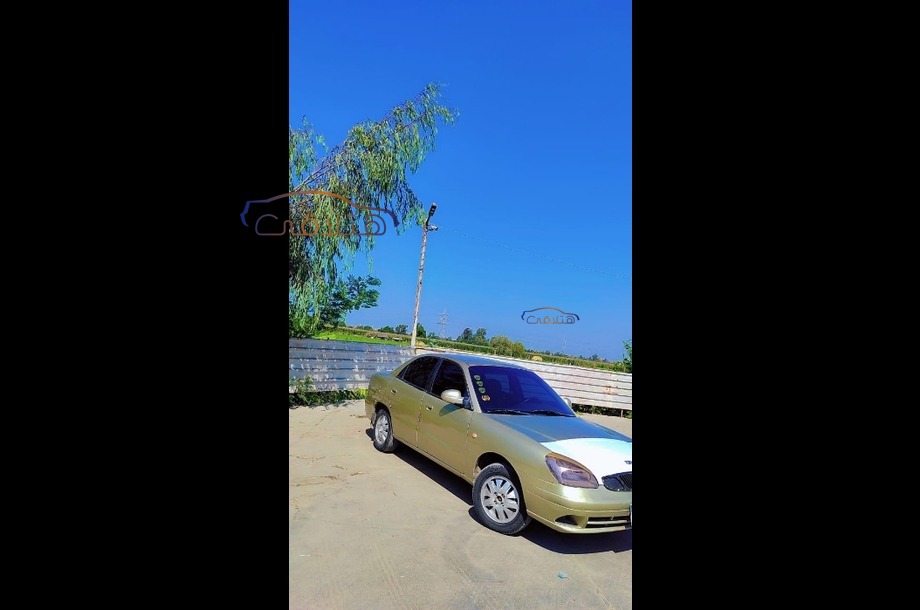 Nubira 2 Daewoo ذهبي