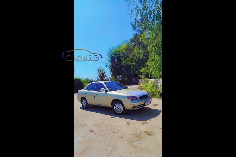 Nubira 2 Daewoo ذهبي