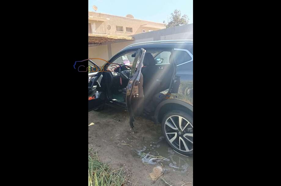 Qashqai Nissan بني