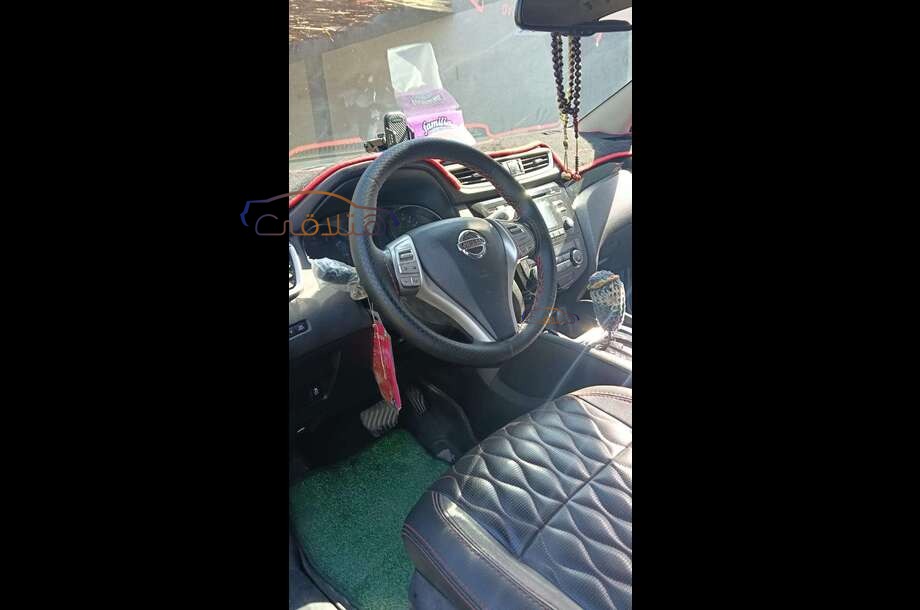 Qashqai Nissan بني