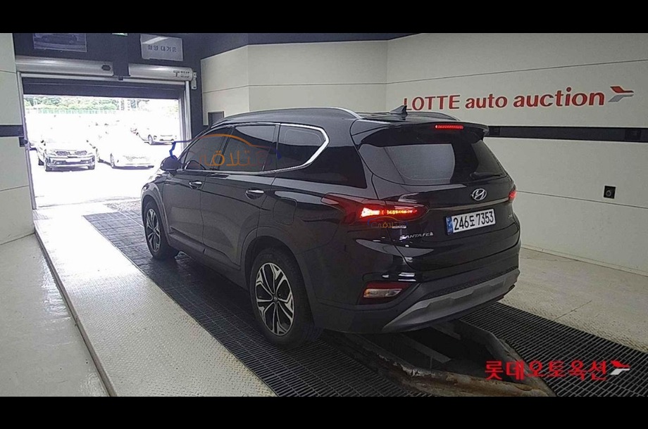 Santa Fe Hyundai أسود