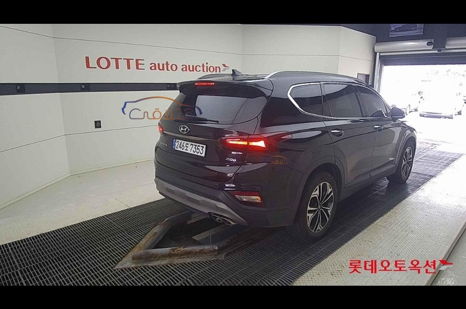 Santa Fe Hyundai أسود