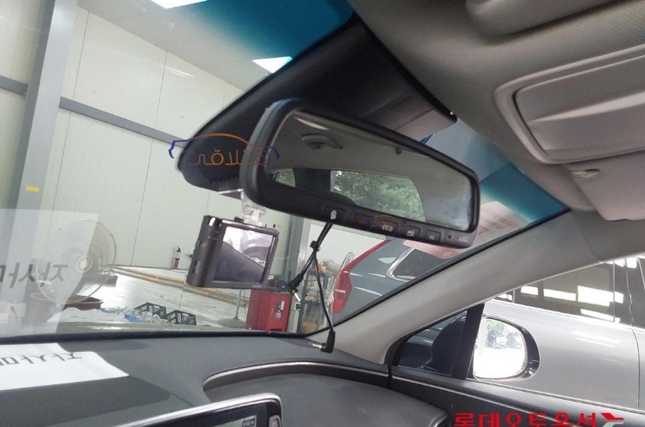 Santa Fe Hyundai أسود