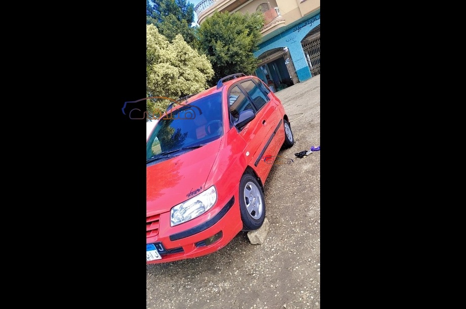 Matrix Hyundai احمر