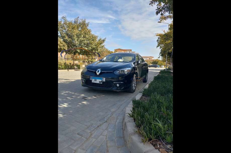 Fluence Renault أسود