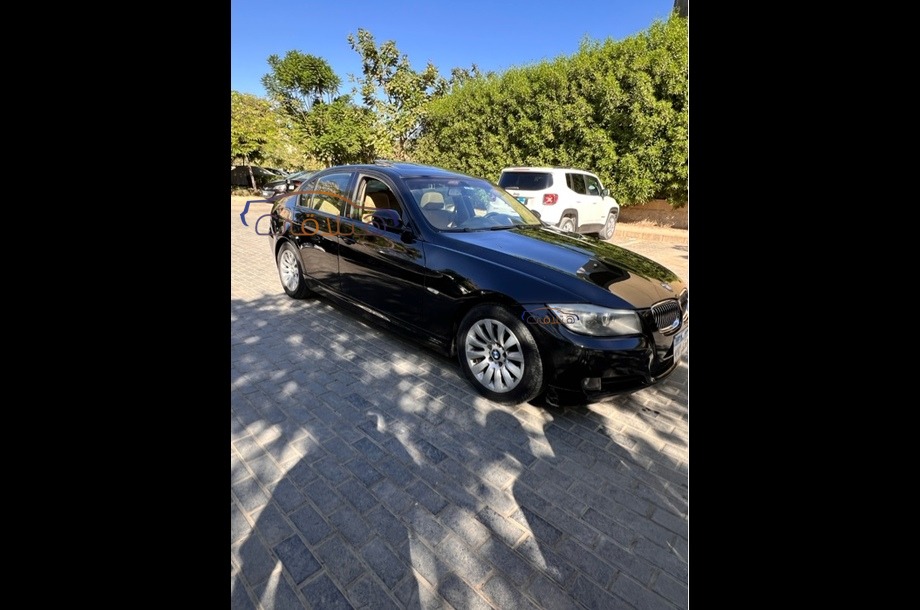 320 BMW Black