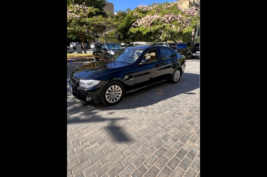320 BMW Black