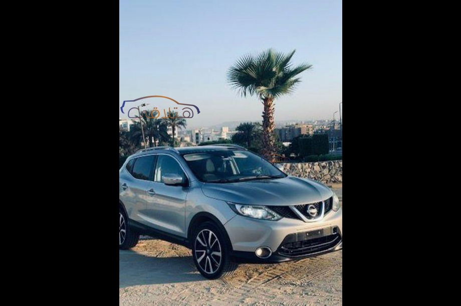Qashqai Nissan فضي