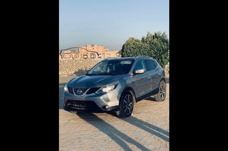 Qashqai Nissan فضي