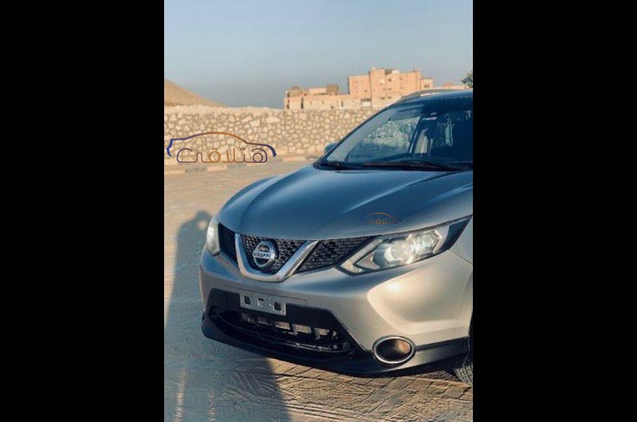 Qashqai Nissan فضي