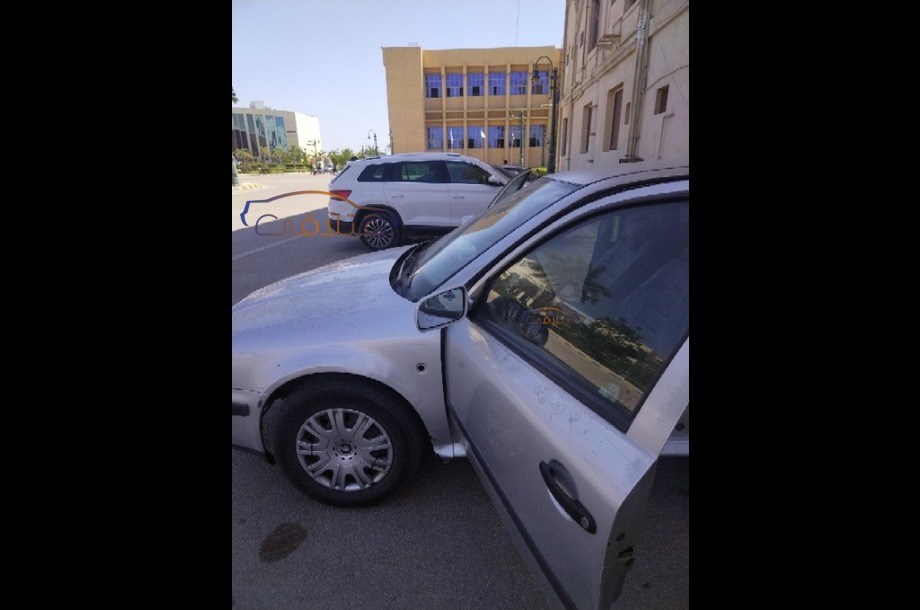 Octavia A4 Skoda فضي