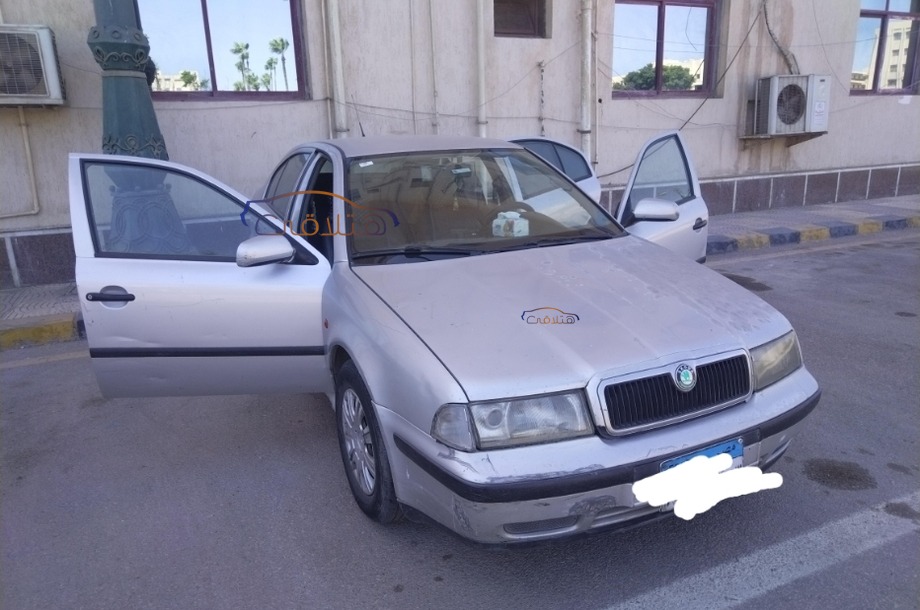 Octavia A4 Skoda فضي