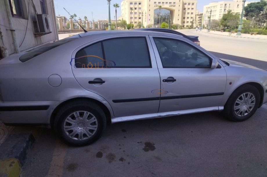 Octavia A4 Skoda فضي