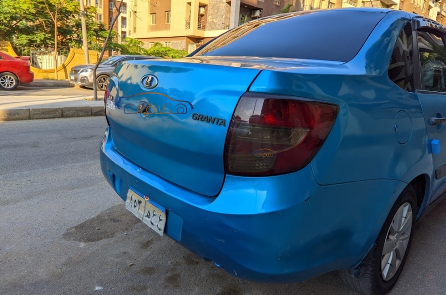 Granta Lada أزرق