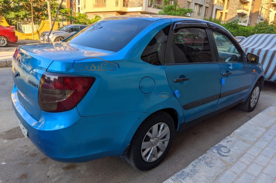 Granta Lada أزرق