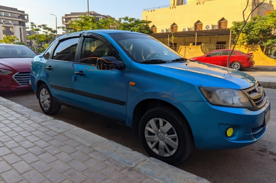 Granta Lada أزرق