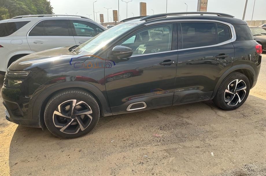 C5 Aircross Citroën أسود