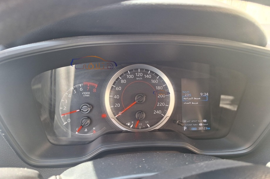 Corolla Toyota فضي