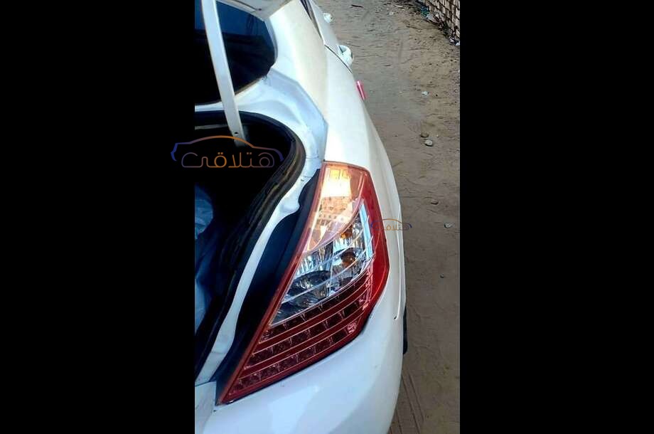 Emgrand 7 Geely أبيض