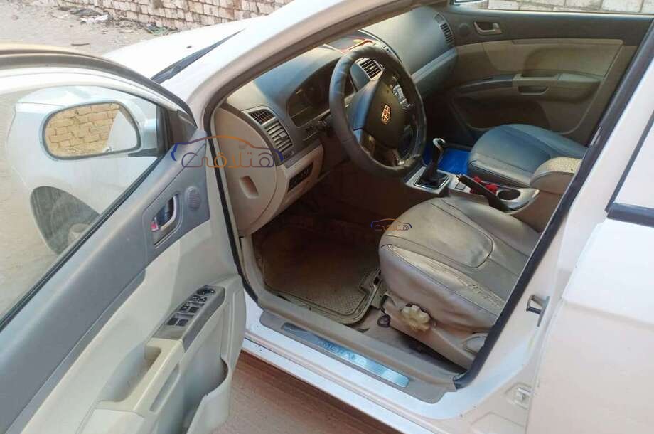 Emgrand 7 Geely أبيض