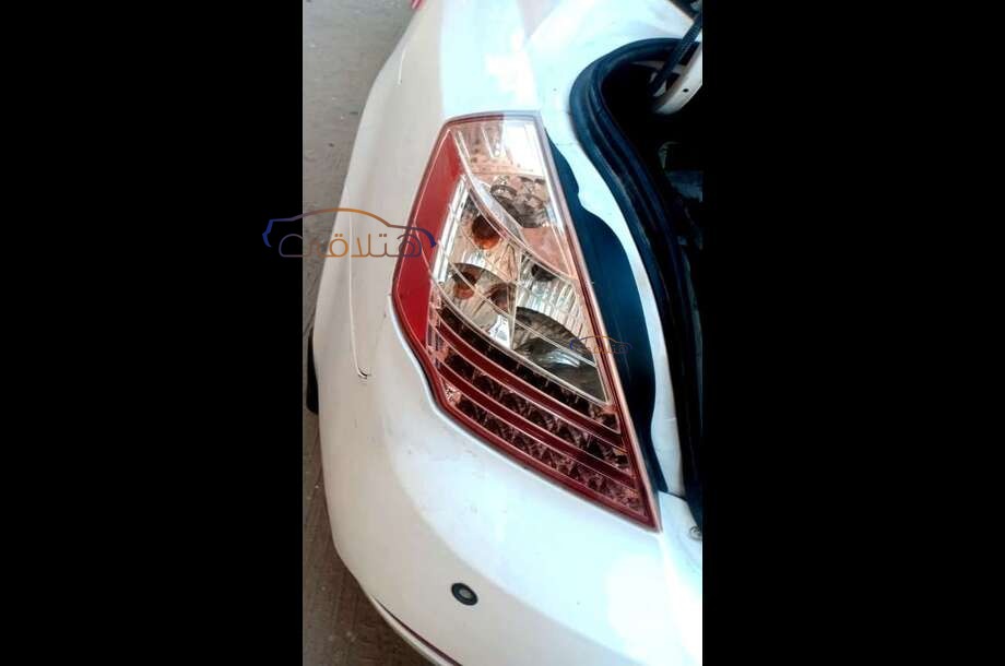 Emgrand 7 Geely أبيض