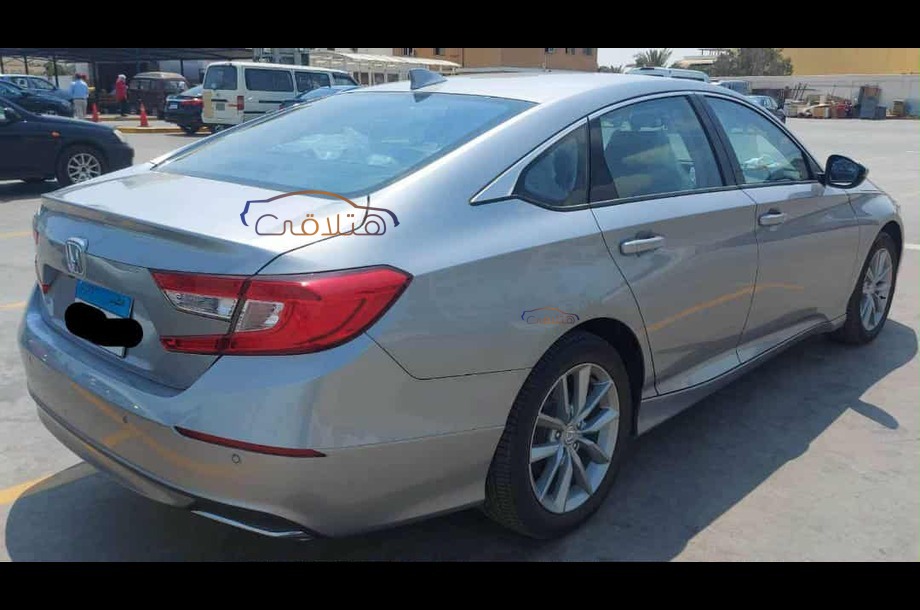 Accord Honda فضي