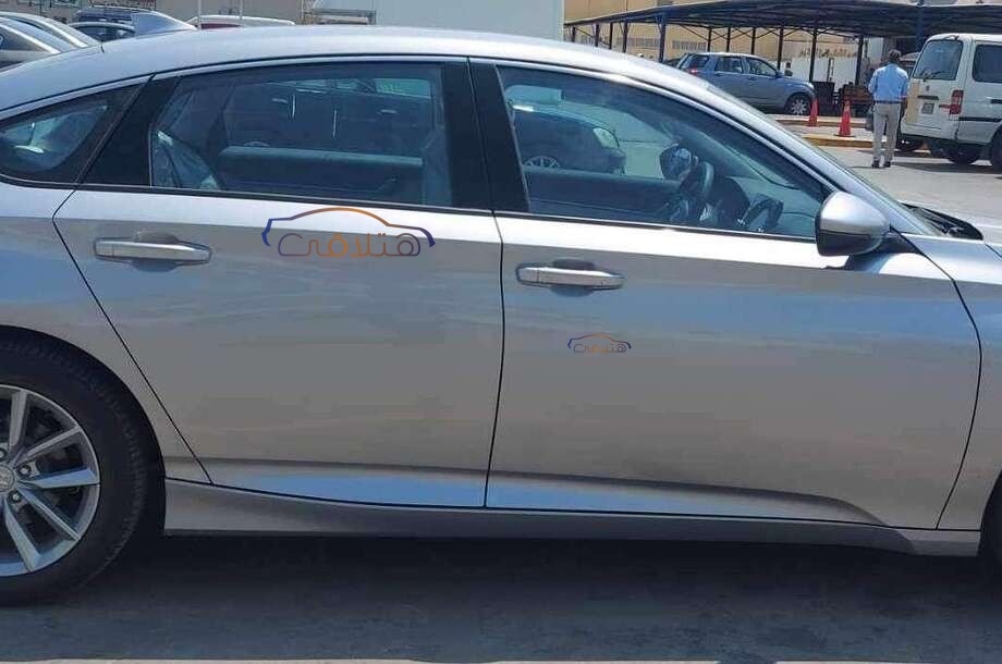 Accord Honda فضي