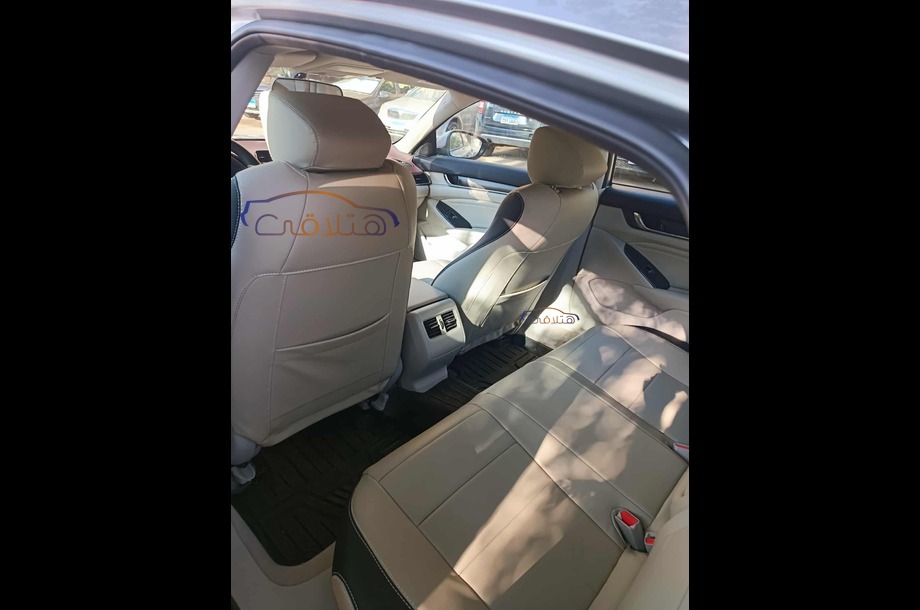 Accord Honda فضي