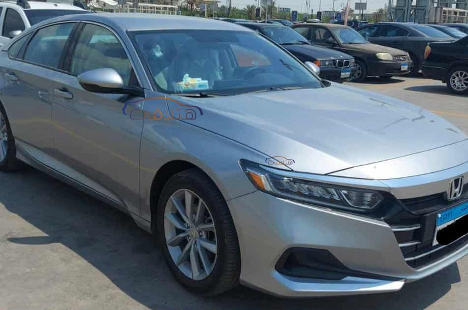 Accord Honda فضي