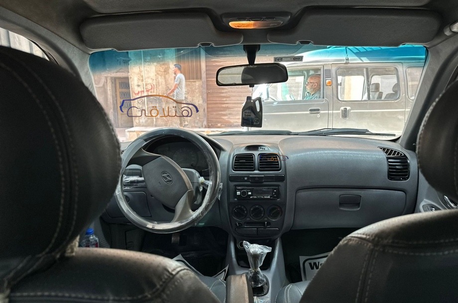 Verna Hyundai احمر