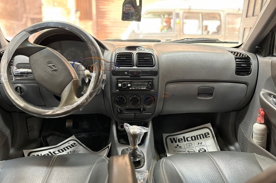 Verna Hyundai احمر