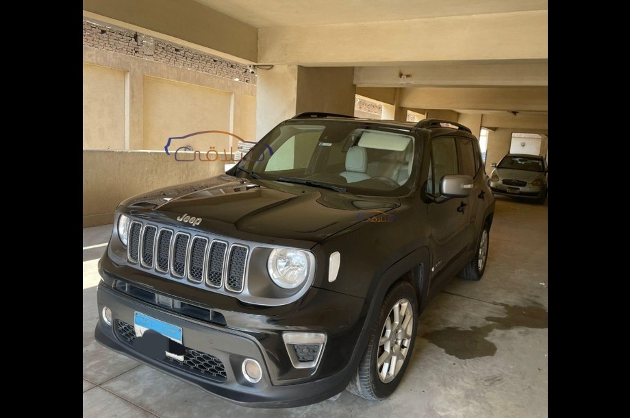 Renegade Jeep أسود