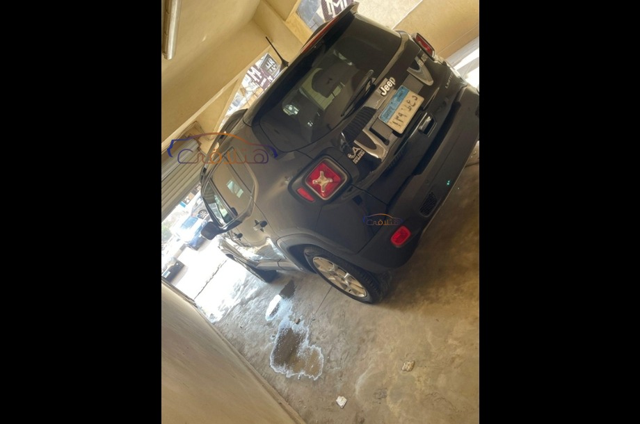 Renegade Jeep أسود