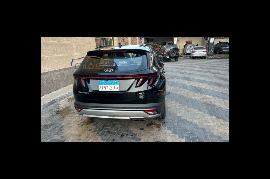 Tucson Hyundai أسود