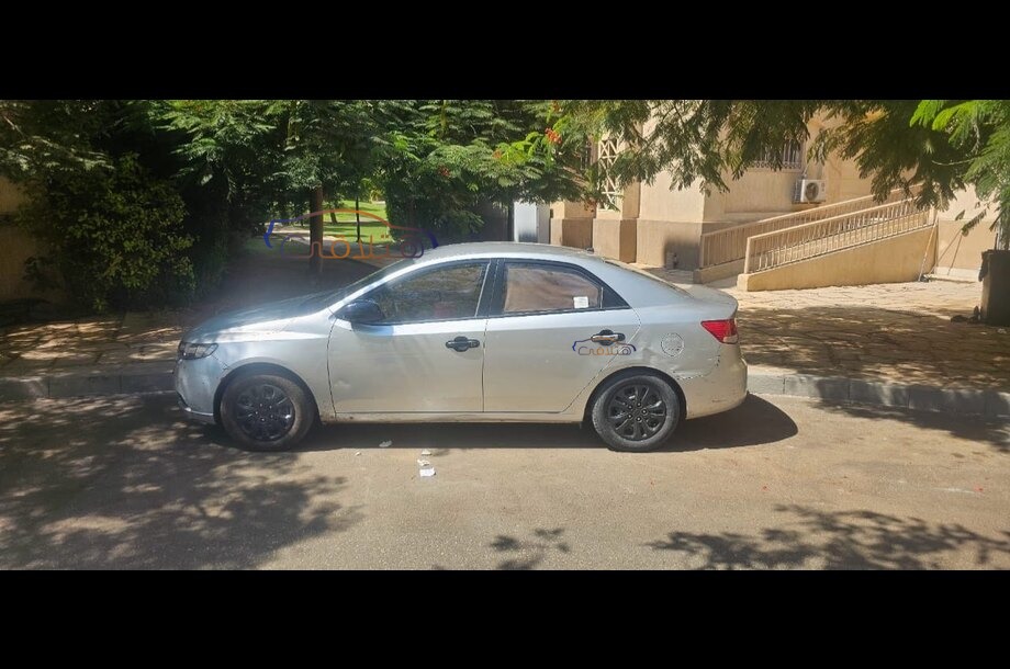 Cerato Kia فضي