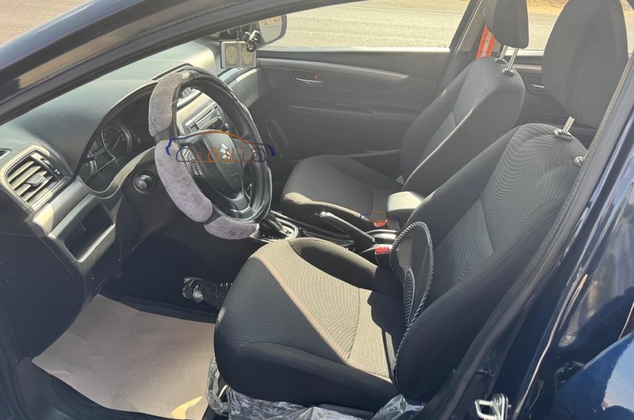 Ciaz Suzuki أزرق