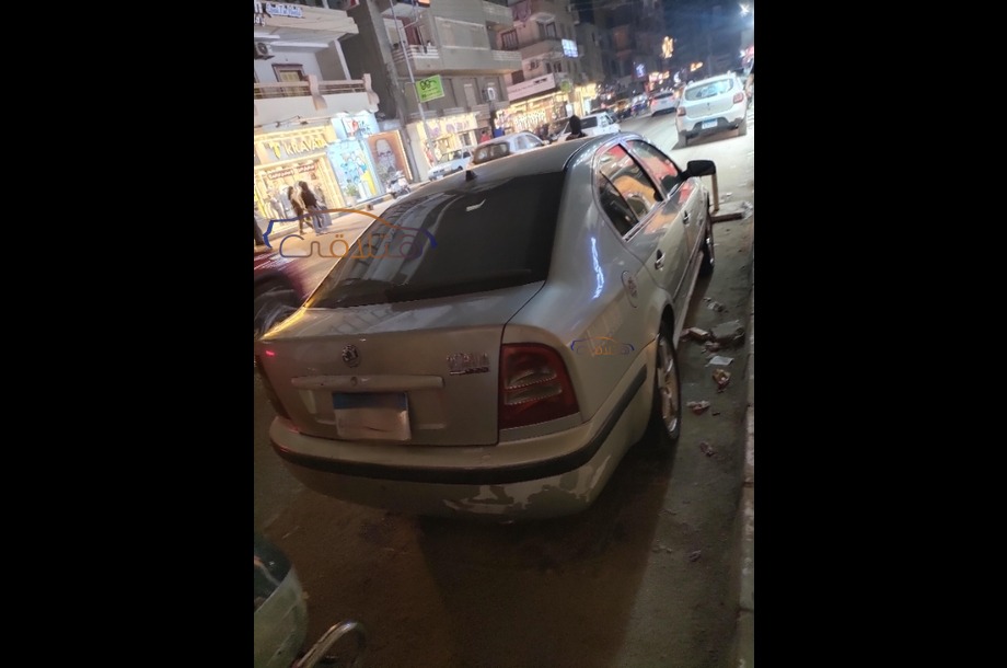 Octavia A4 Skoda فضي