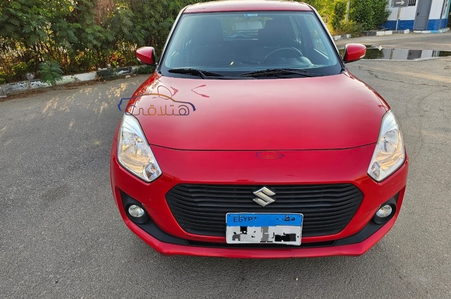 Swift Suzuki احمر