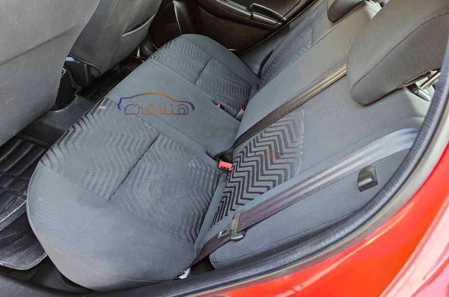 Swift Suzuki احمر