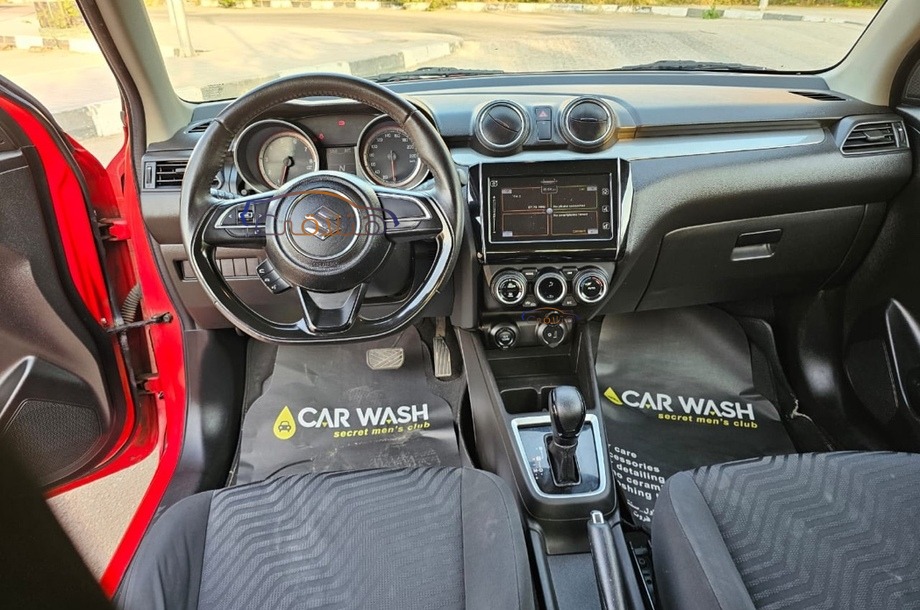 Swift Suzuki احمر