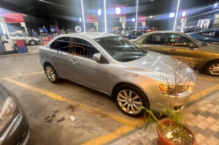 Lancer EX Shark Mitsubishi فضي